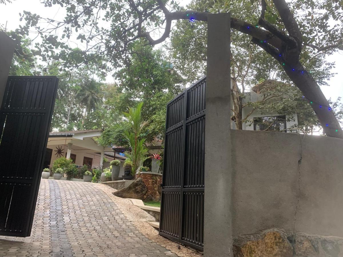 Center Point Villa Unawatuna Exterior photo